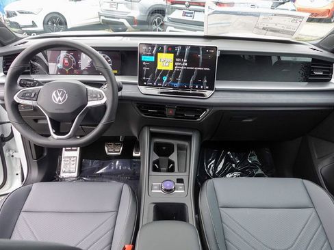 New 2026 Volkswagen Tiguan SE R-Line image 26