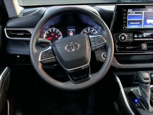 Used 2021 Toyota Highlander L image 8