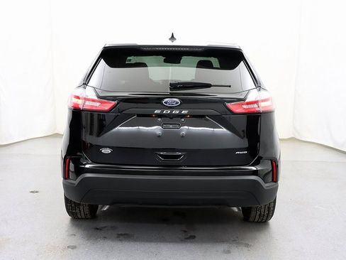 Used 2024 Ford Edge SE image 6