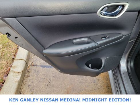 Used 2018 Nissan Sentra SR w/ SR Midnight Edition Package image 41