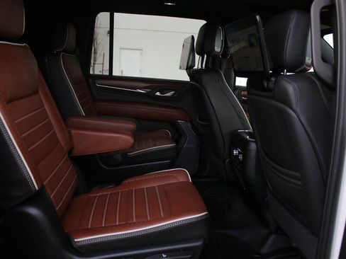Used 2024 GMC Yukon XL Denali Ultimate AWD/4WD image 49