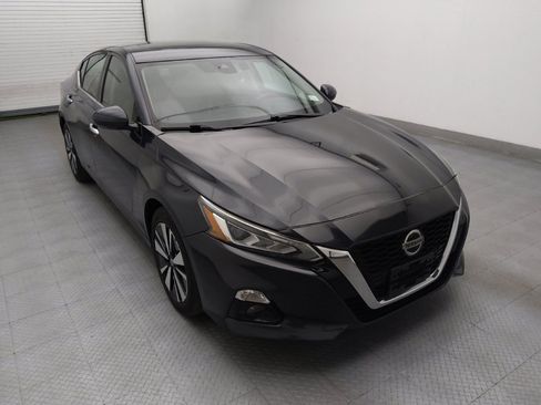 Used 2019 Nissan Altima 2.5 SL FWD image 13