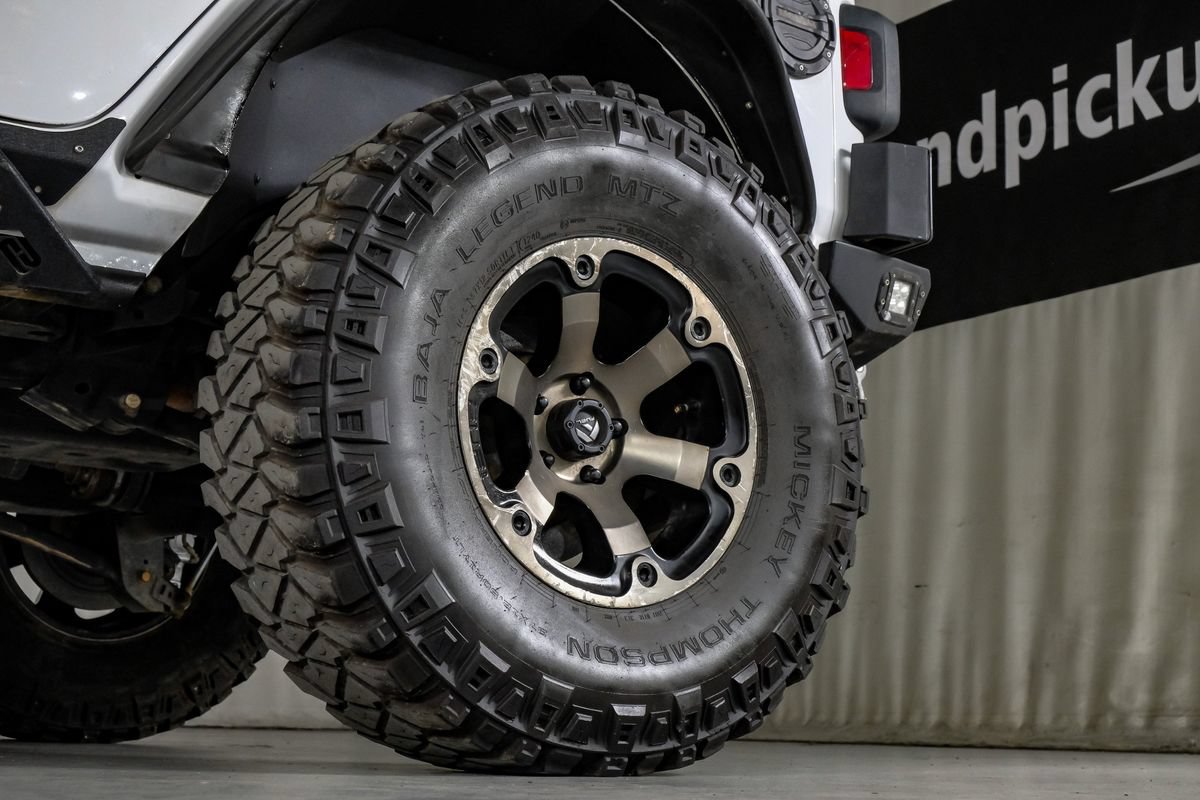 Used 2018 Jeep Wrangler Unlimited Sahara AWD/4WD image 52