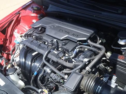 Used 2025 Hyundai Elantra SEL FWD image 8