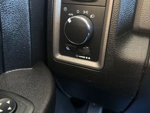 Used 2014 RAM 2500 Tradesman w/ Chrome Appearance Group image 29