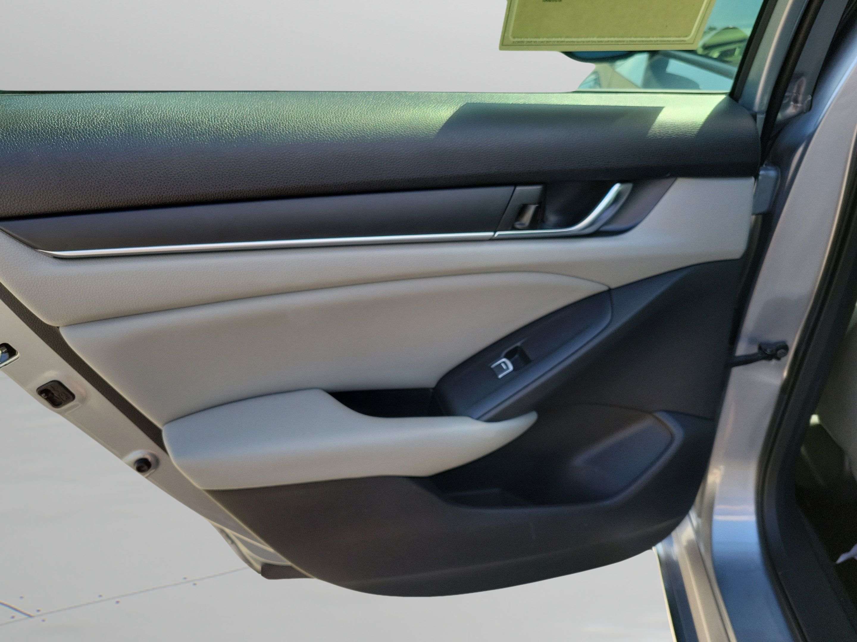 Used 2020 Honda Accord EX image 10