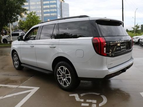 Used 2025 Ford Expedition Active AWD/4WD image 5