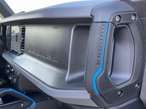 Certified 2024 Ford Bronco Black Diamond w/ Sasquatch Package image 50