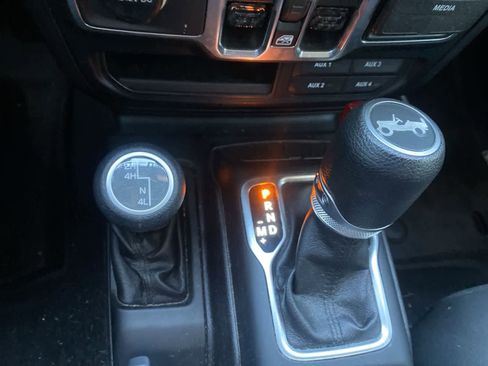 Used 2019 Jeep Wrangler Unlimited Sport S image 15