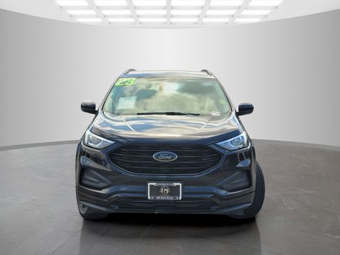 Used 2023 Ford Edge SE w/ Black Appearance Package image 2