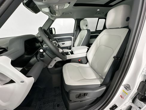 Used 2026 Land Rover Defender 110 S image 19