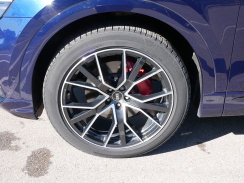 Used 2021 Audi Q8 Premium Plus image 15