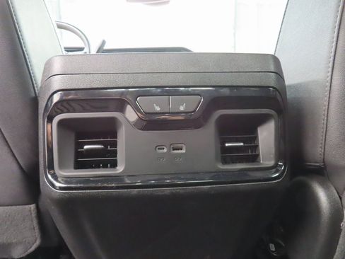 Used 2024 GMC Sierra 2500 AT4 w/ AT4 Preferred Package image 11