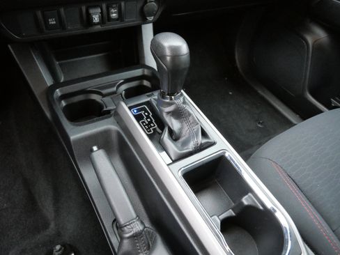 Certified 2019 Toyota Tacoma SR5 image 25