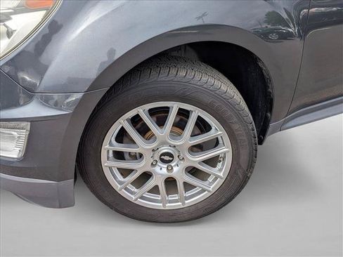 Used 2017 Chevrolet Equinox LT w/ Convenience Package AWD/4WD image 10