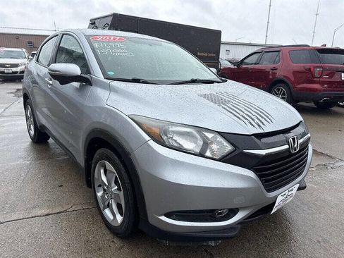 Used 2017 Honda HR-V EX image 11