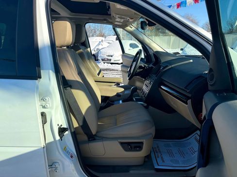 Used 2015 Land Rover LR2 image 27