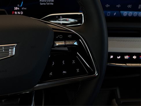 New 2026 Cadillac Optiq Luxury 1 image 30