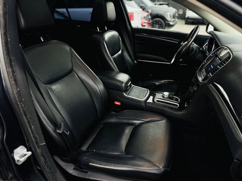 Used 2017 Chrysler 300 Limited w/ 300 Premium Group AWD/4WD image 16