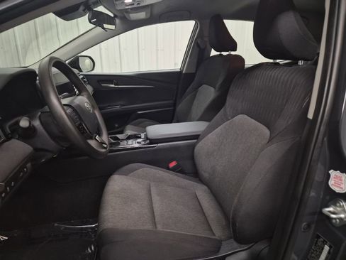 Used 2025 Toyota Camry LE image 13