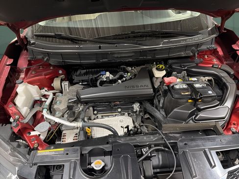 Used 2016 Nissan Rogue SV AWD/4WD image 26