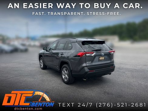 Used 2024 Toyota RAV4 LE AWD/4WD image 5