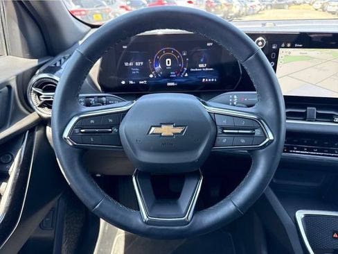 Used 2025 Chevrolet Equinox LT w/ Convenience Package II AWD/4WD image 18