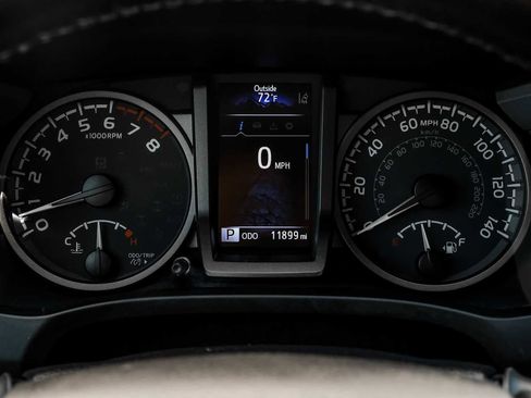 Used 2021 Toyota Tacoma TRD Off-Road image 20