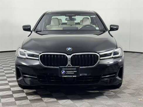 Used 2021 BMW 530e xDrive w/ Premium Package image 6