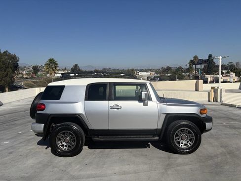 Used 2007 Toyota FJ Cruiser 4WD image 37