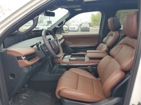 New 2026 Lincoln Navigator Reserve AWD/4WD image 12
