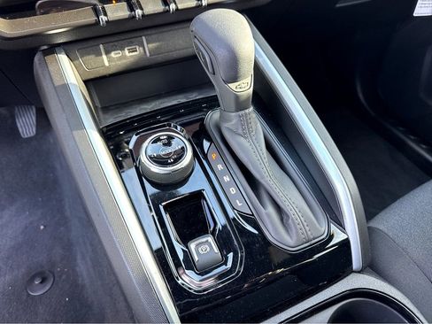 Used 2024 Chevrolet Colorado Trail Boss image 22