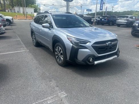 Used 2025 Subaru Outback Touring image 3