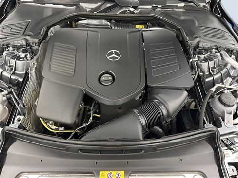 Used 2025 Mercedes-Benz C 300 4MATIC Sedan image 10