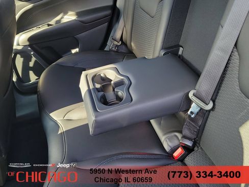 Used 2026 Jeep Compass Latitude AWD/4WD image 9