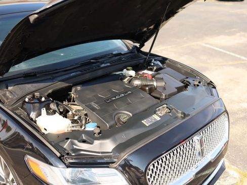 Used 2019 Lincoln Continental Select w/ Continental Climate Package image 48