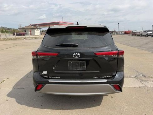Used 2021 Toyota Highlander Platinum AWD/4WD image 4