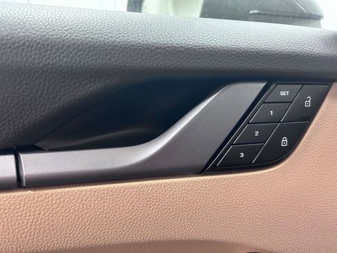 Certified 2024 Porsche 911 Carrera RWD image 7