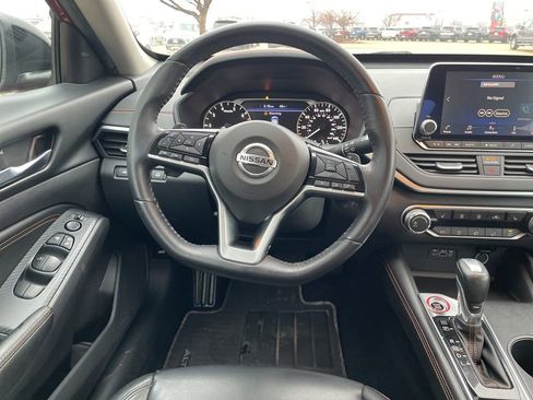 Used 2019 Nissan Altima 2.5 SR w/ SR Premium Package image 13