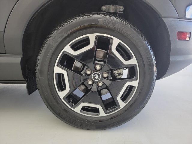 Used 2023 Ford Bronco Sport Outer Banks w/ Tech Package AWD/4WD image 9
