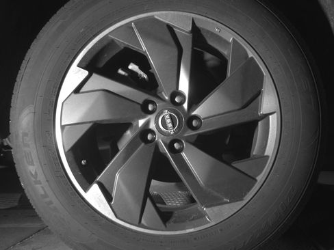 Used 2025 Nissan Rogue SV image 15