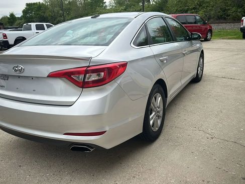 Used 2016 Hyundai Sonata SE FWD image 5