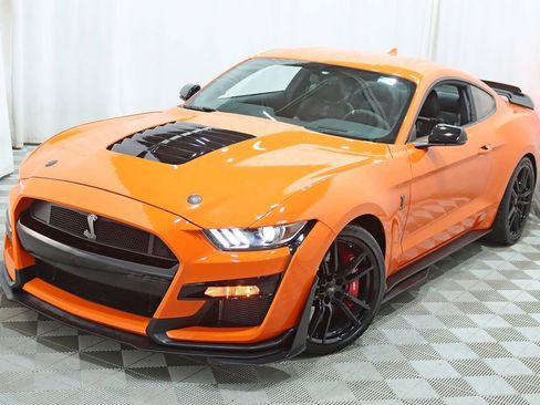Used 2020 Ford Mustang Shelby GT500 w/ Technology Package RWD image 5