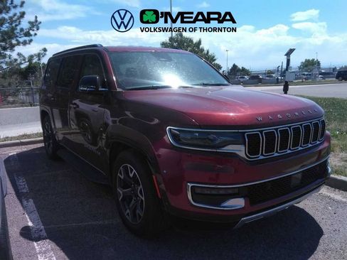Used 2024 Jeep Wagoneer Series III AWD/4WD image 5