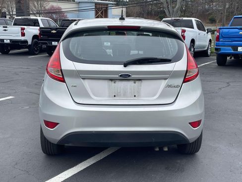 Used 2012 Ford Fiesta SE w/ Moon & Mood Pkg image 6