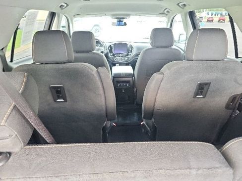 Used 2020 Chevrolet Traverse LT FWD image 20