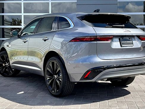 New 2026 Jaguar F-PACE R-Dynamic S image 3