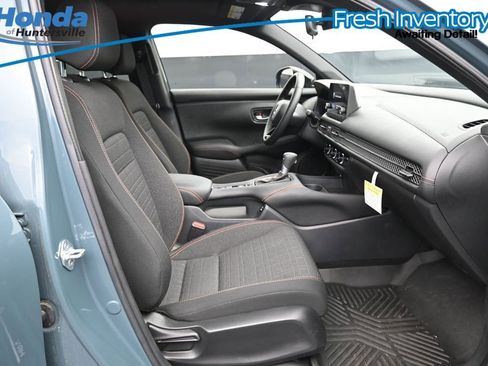 Used 2025 Honda HR-V Sport image 15