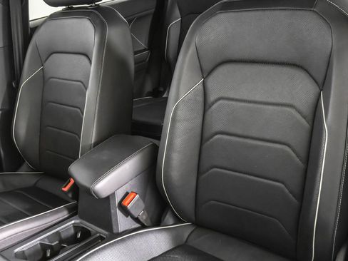 Used 2024 Volkswagen Tiguan SEL R-Line image 24