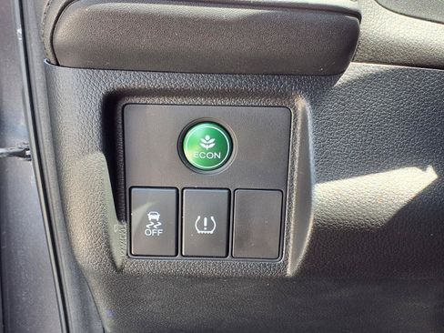 Used 2016 Honda HR-V LX image 17